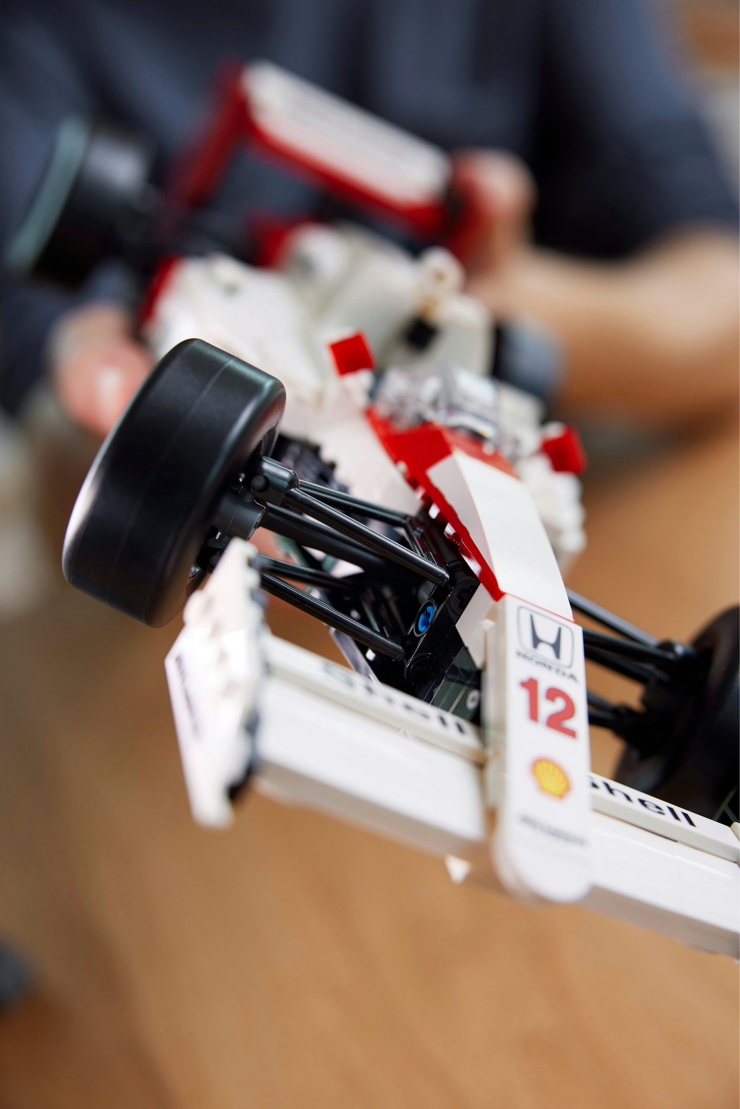 LEGO Icons: McLaren MP4/4 & Ayrton Senna (10330)