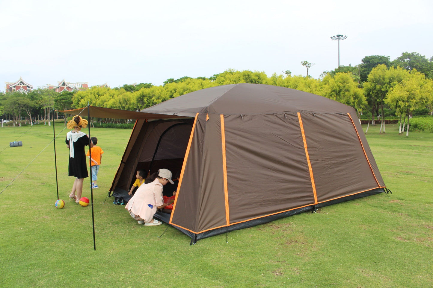 Camping Tent 5-8persons 310x220x190cm Coffee