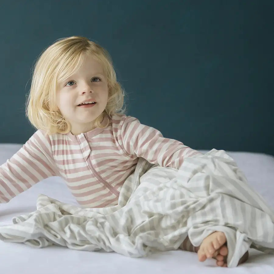 Woolbabe Merino/Organic Cotton swaddle/blanket PEBBLE - Babyonline