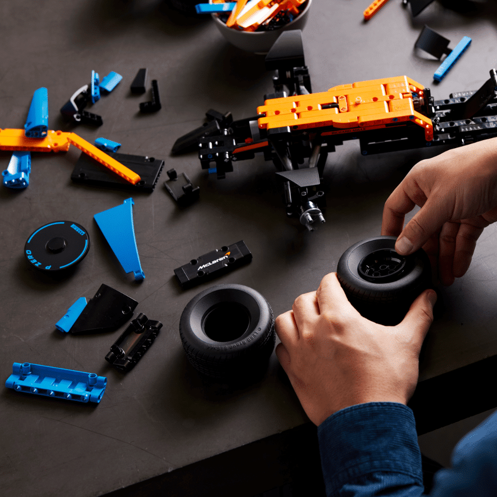 LEGO Technic: McLaren Formula 1 Race Car (42141)
