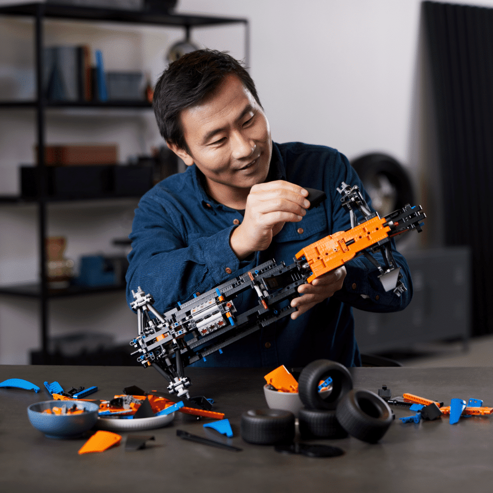 LEGO Technic: McLaren Formula 1 Race Car (42141)