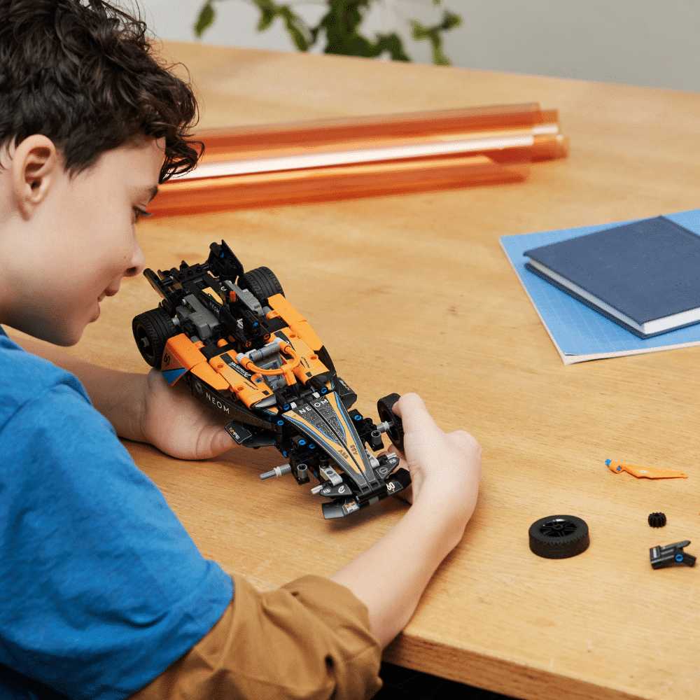 LEGO Technic: NEOM McLaren Formula E Race Car (42169)