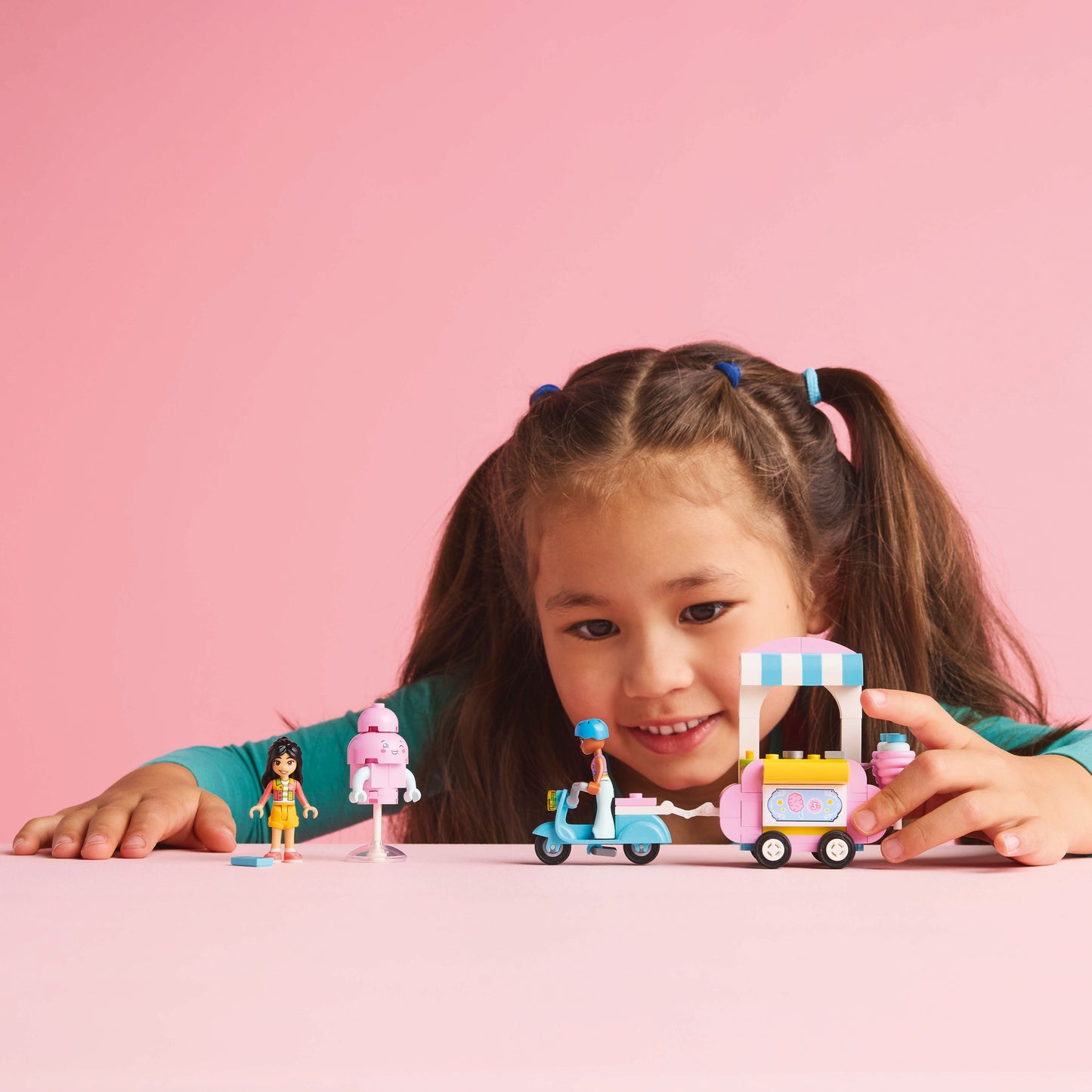 LEGO Friends: Candyfloss Stand and Scooter (42643)