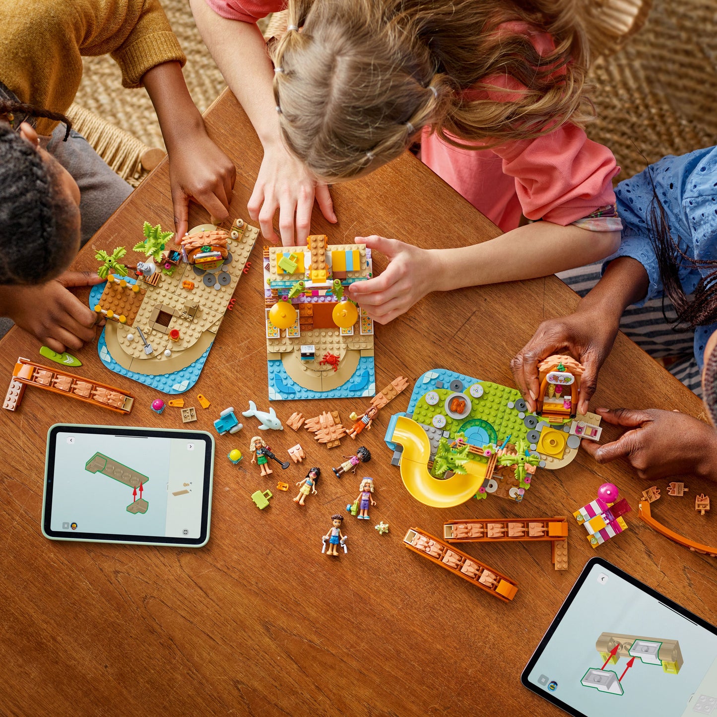 LEGO Friends: Family Holiday Beach Resort (42673)