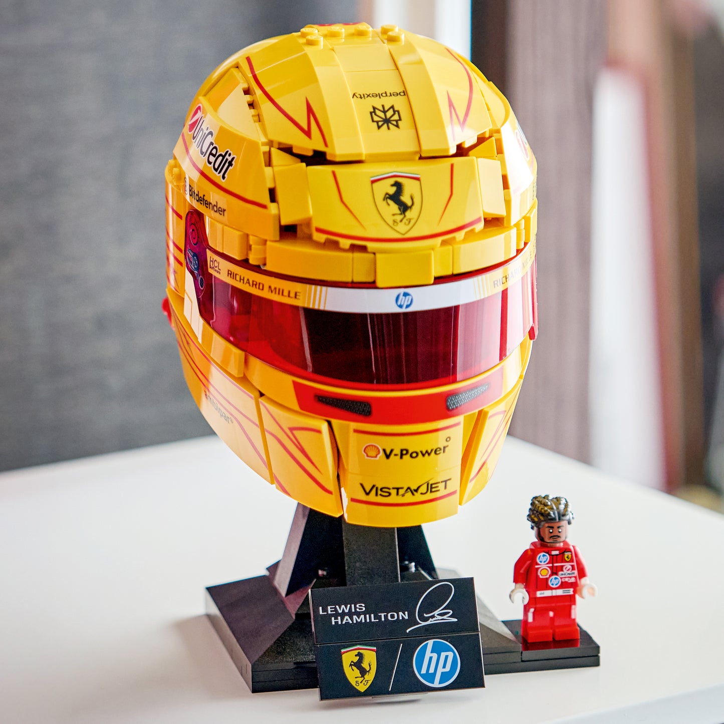 LEGO Editions: Scuderia Ferrari HP Lewis Hamilton Helmet (43022)