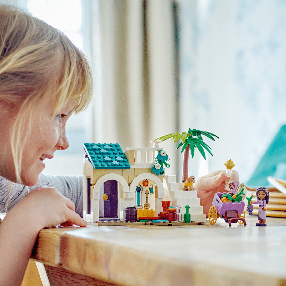 LEGO Disney Princess: Asha in the City of Rosas (43223)