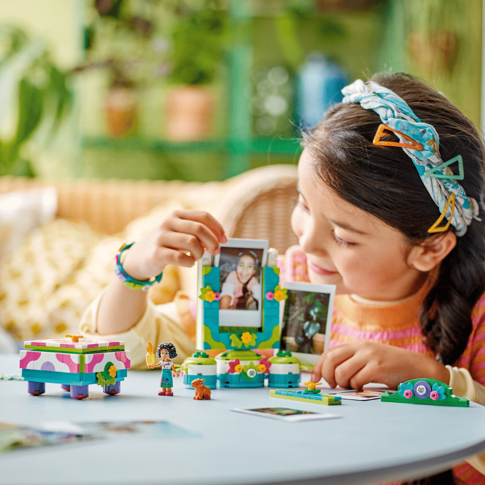 LEGO Disney Classic: Mirabel's Photo Frame and Jewellery Box (43239)