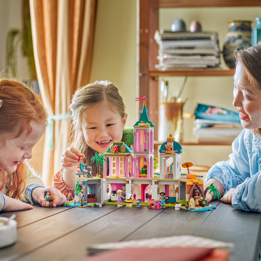 LEGO Disney Princess: Castle & Royal Pets (43267)