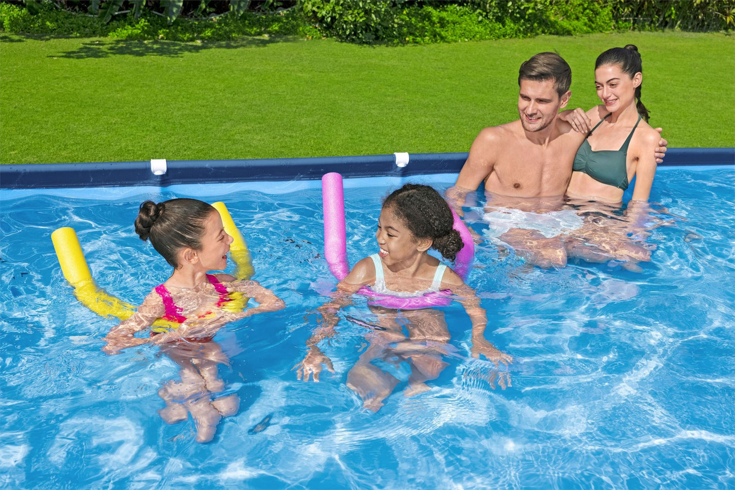 Bestway Steel Pro Swimming Pool 4.00m x 2.11m x 81cm
