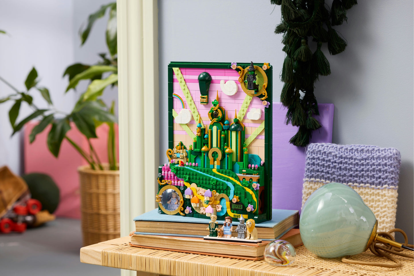 LEGO Wicked: Emerald City Wall Art (75685)