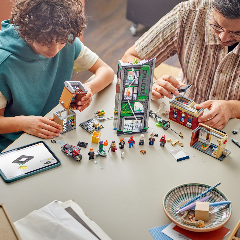 LEGO Marvel: Spider-Man vs. Oscorp (76324)