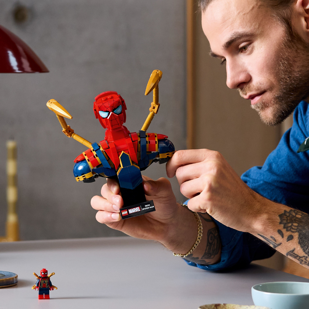 LEGO Marvel: Iron Spider-Man Bust (76326)