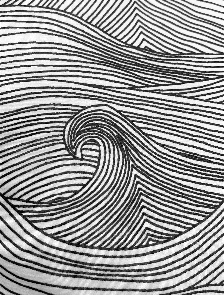 Neeva Multi-Use Capsule Cover - Black & White Waves