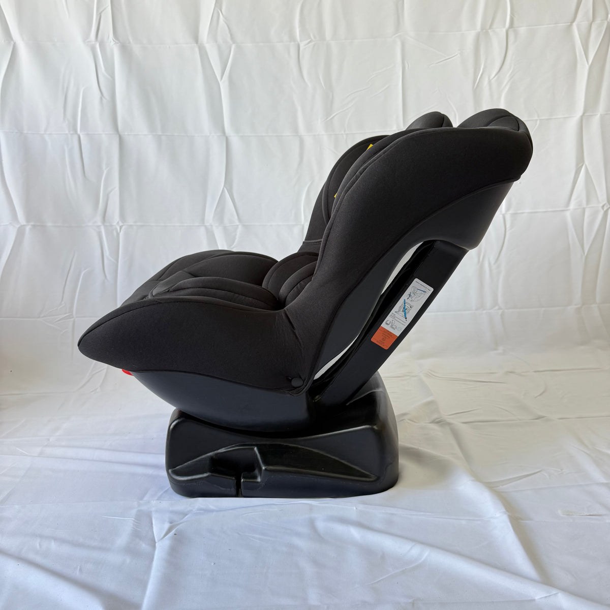 Arête Vesta Convertible Car Seat — Black