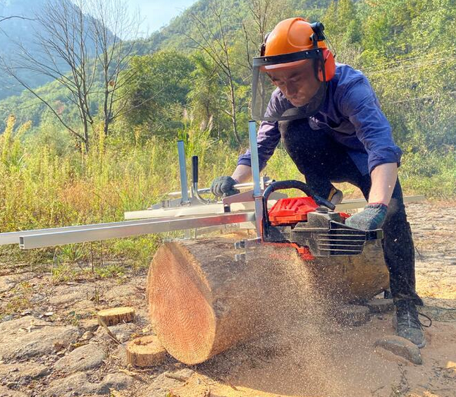 20” Portable Chainsaw Mill