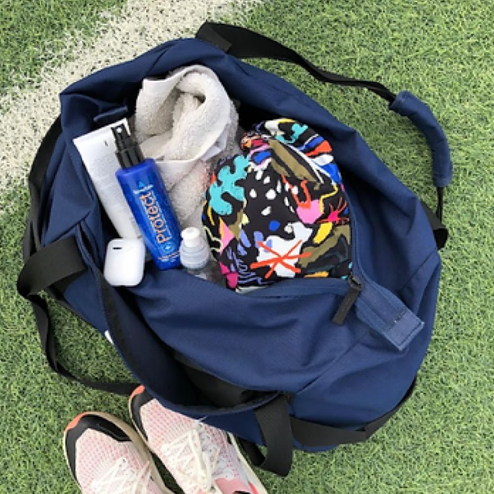 praySafe alcohol-free sanitizer with hypochlorous acid, kills 99.9% of germs. Great to keep in handbag
