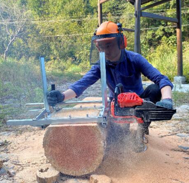 20” Portable Chainsaw Mill