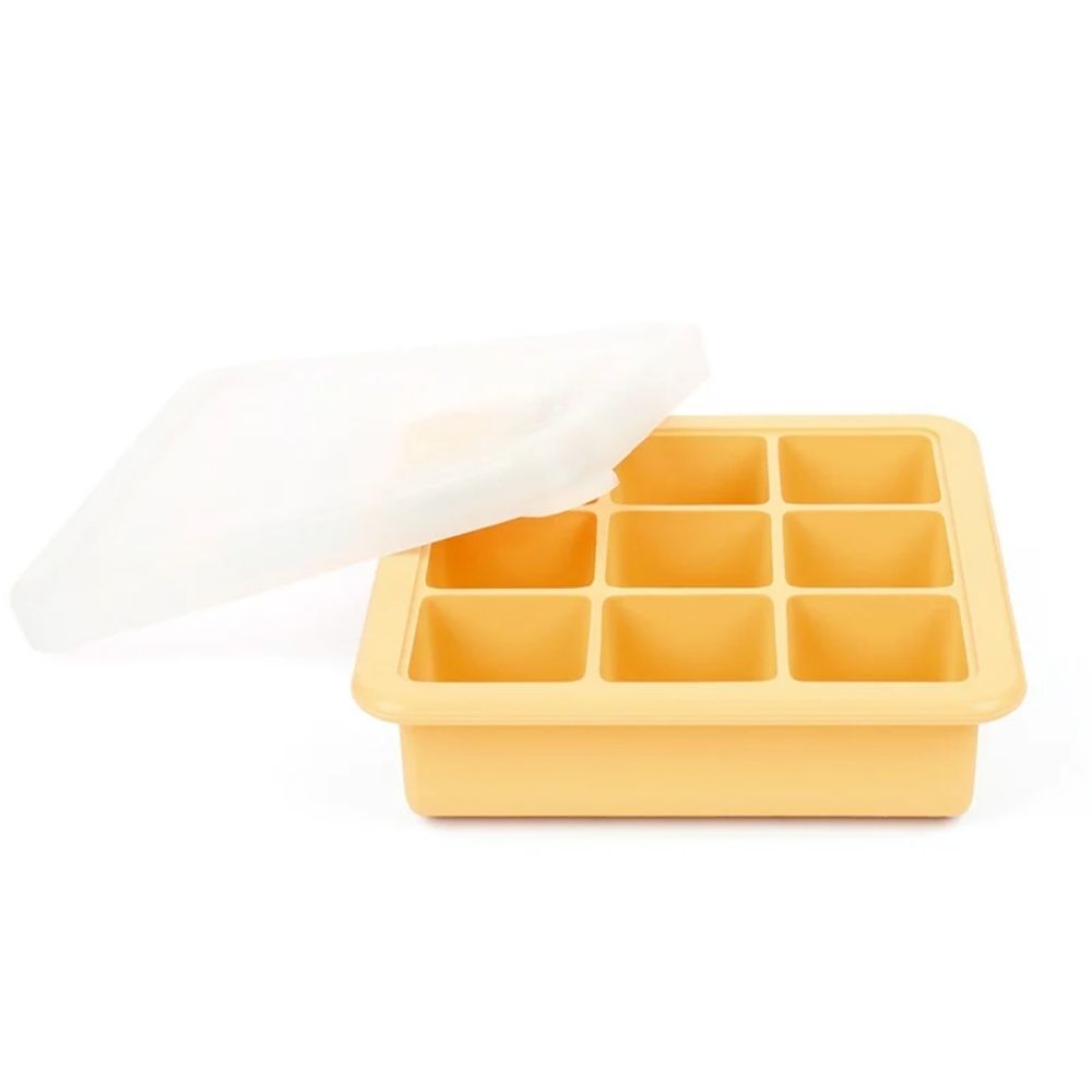 The Haakaa Freezer Tray is made of 100% silicone and is perfect for freezing baby food, breast milk, or ice cubes. Dishwasher & microwave safe. Banana yellow colour