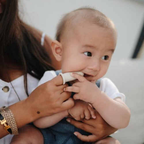 Mushie - Finger Brush