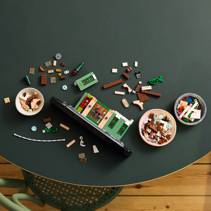 LEGO Icons: French Cafe (10362)