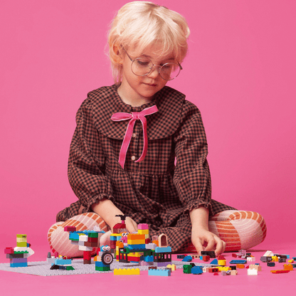 LEGO Classic: Gray Baseplate (11024)