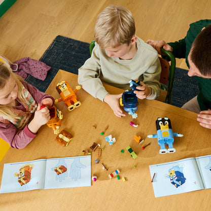 LEGO Bluey: Brick-Built Bluey Family (11217)