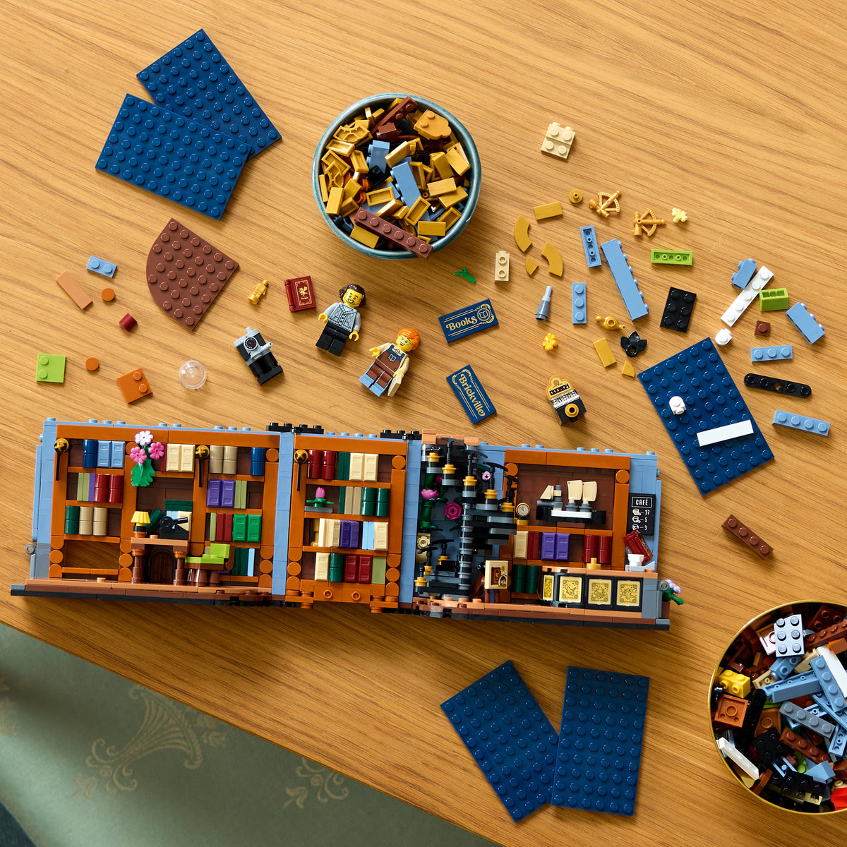 LEGO Icons: Bookshop: Book Nook (11379)