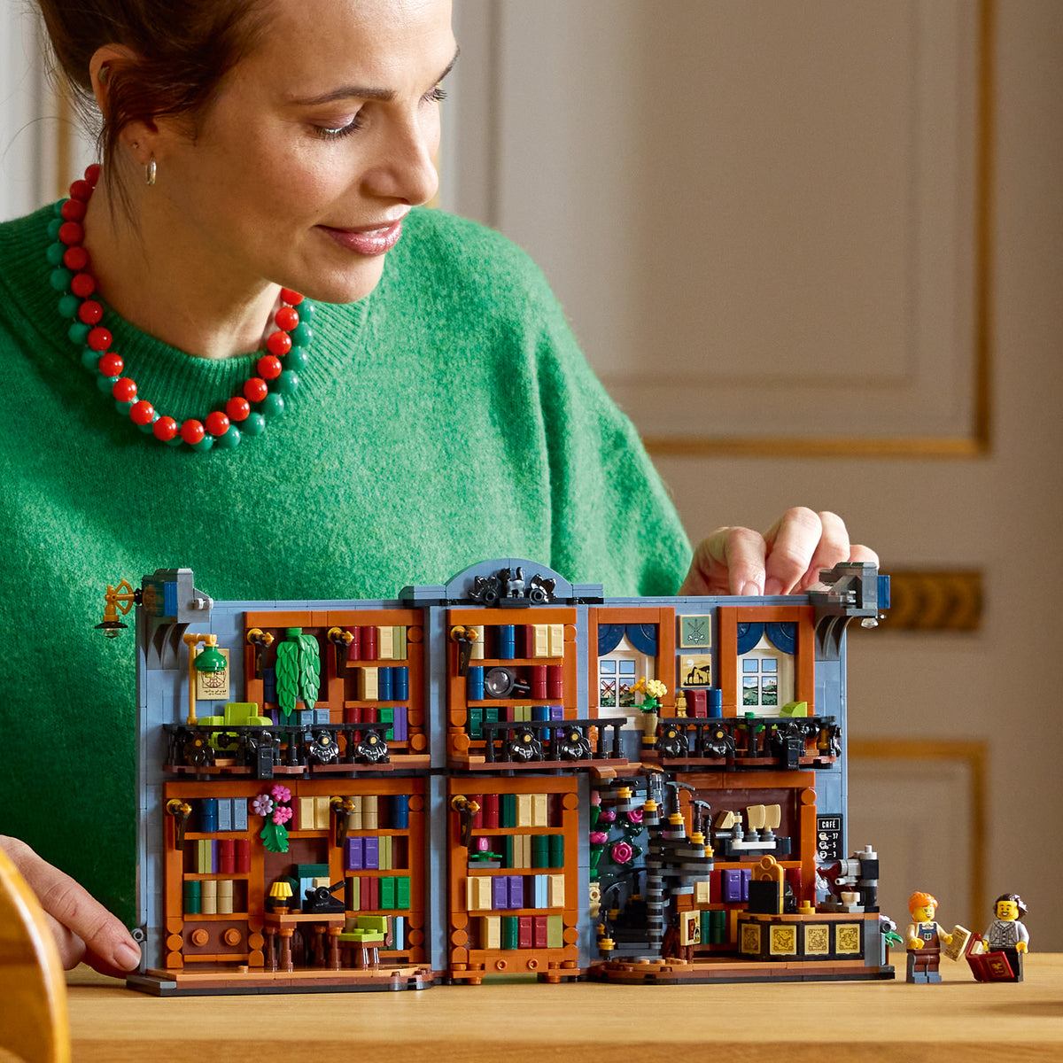 LEGO Icons: Bookshop: Book Nook (11379)