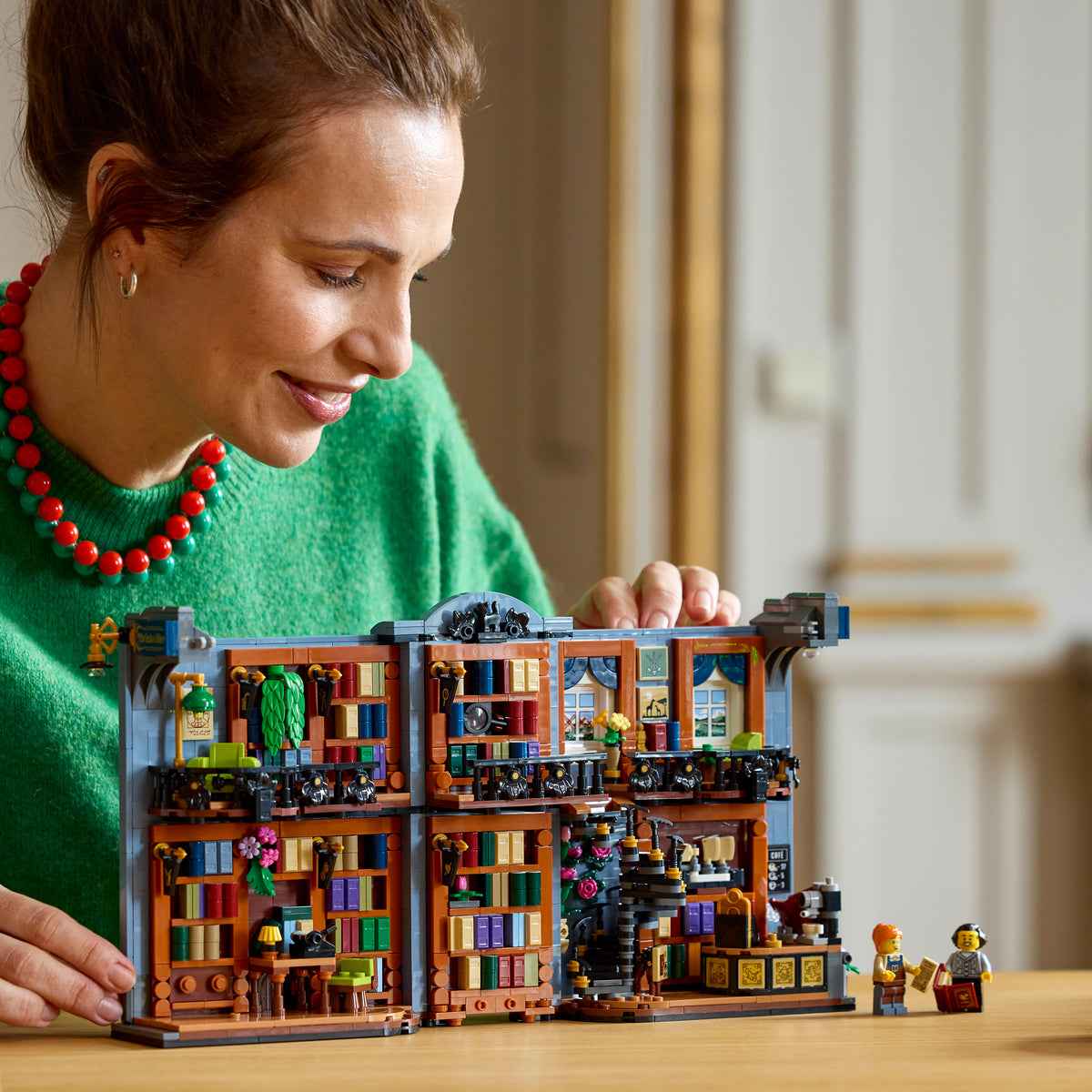 LEGO Icons: Bookshop: Book Nook (11379)
