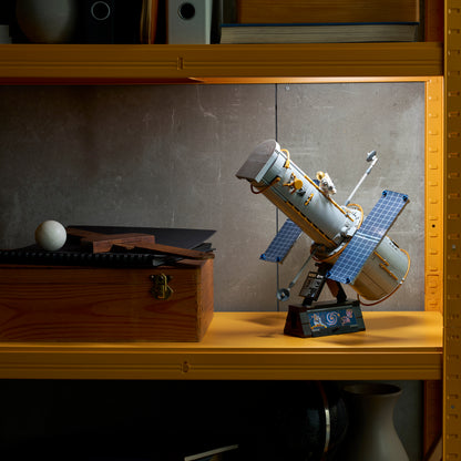 LEGO Icons: Hubble Space Telescope (11382)