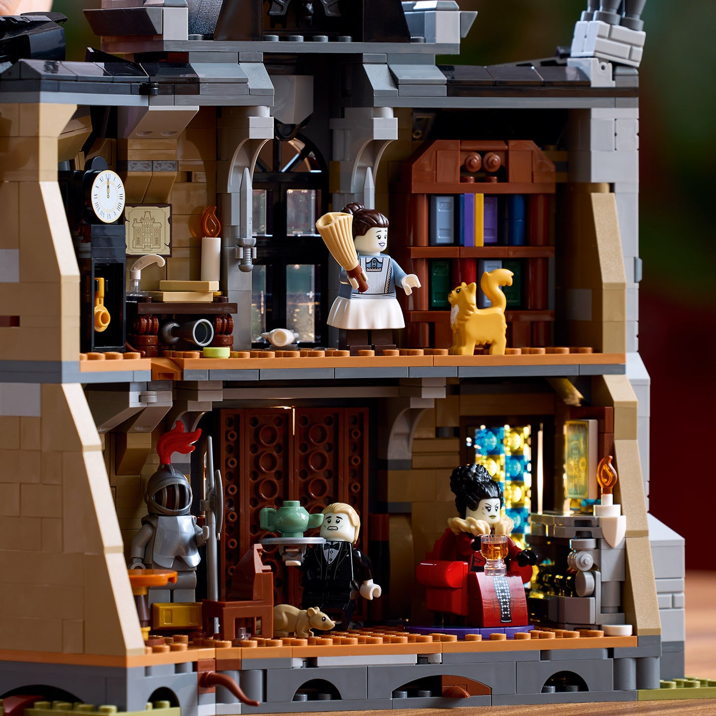 LEGO Icons: Mayor Manor (11383)