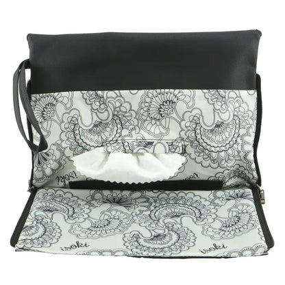 Isoki Windsor Change Mat Clutch ONYX - Babyonline