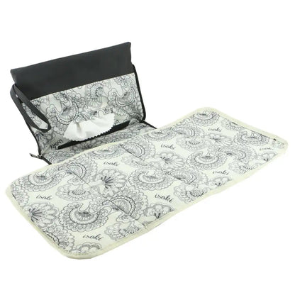 Isoki Windsor Change Mat Clutch ONYX - Babyonline