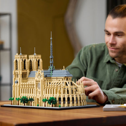 LEGO Architecture: Notre-Dame de Paris (21061)