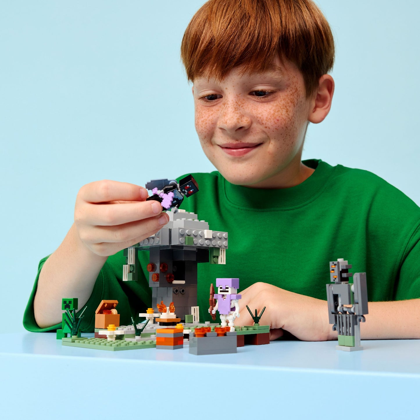 LEGO Minecraft: The Pale Garden (21586)