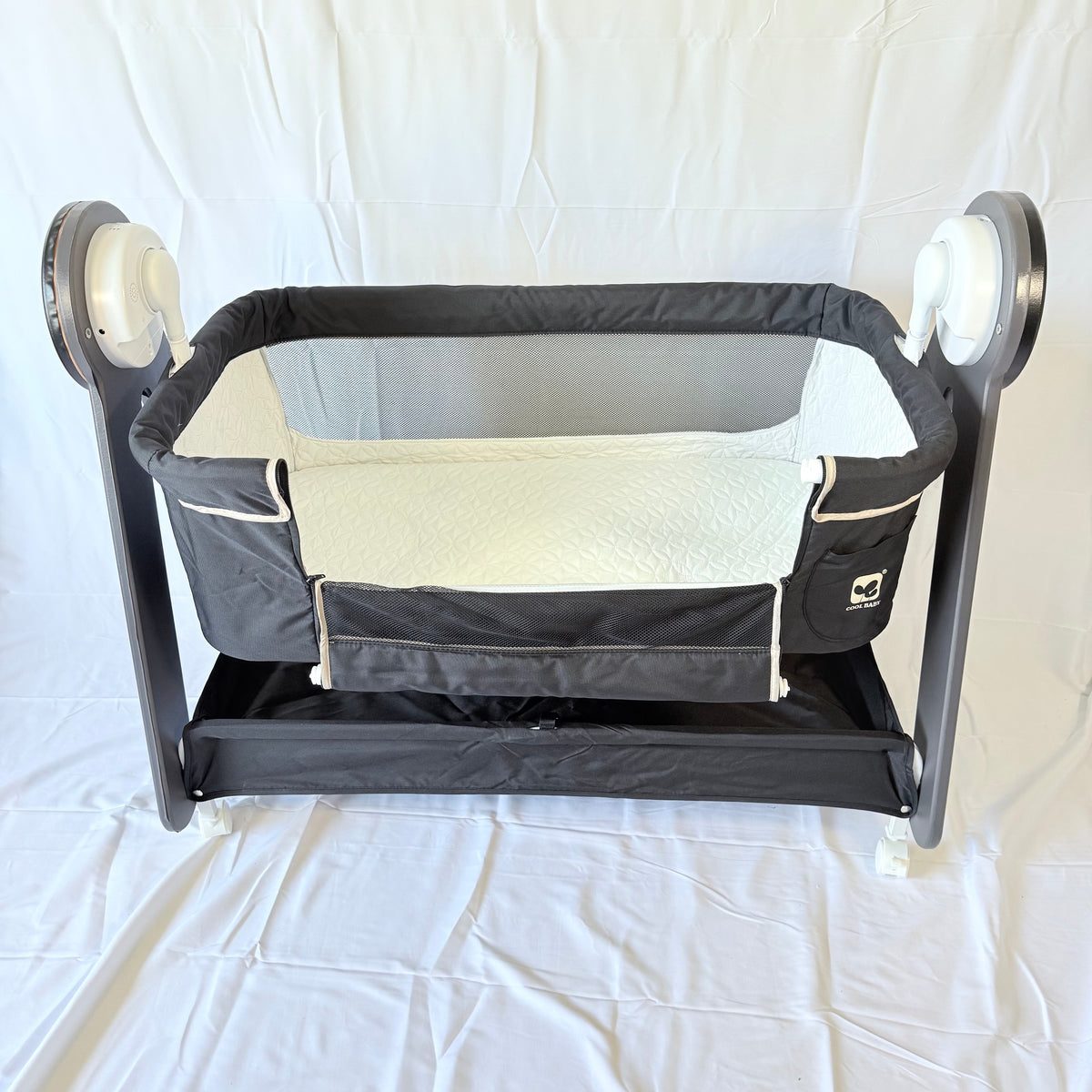 Arête Electric Rocking Cosleeper Bassinet — Black