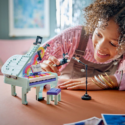 LEGO Creator: 3 in 1 Music Decor Piano with Cat (31392)