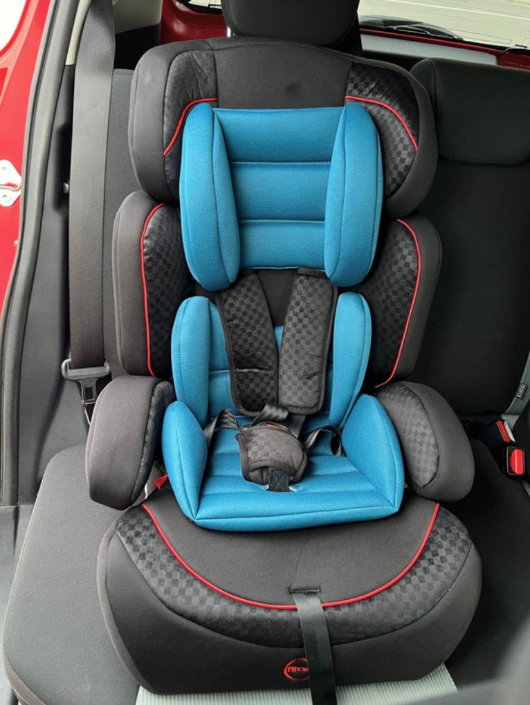 The Racer - Car Seat Booster with Adjustable Headrest