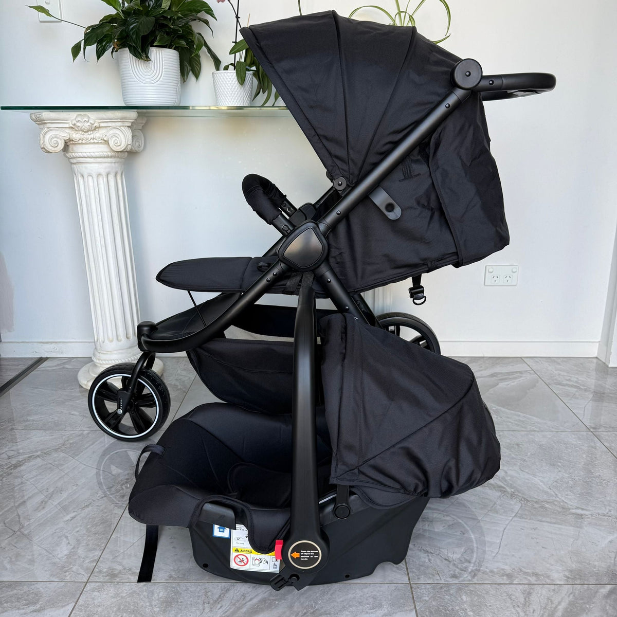 Arête Jogger Travel System with Capsule
