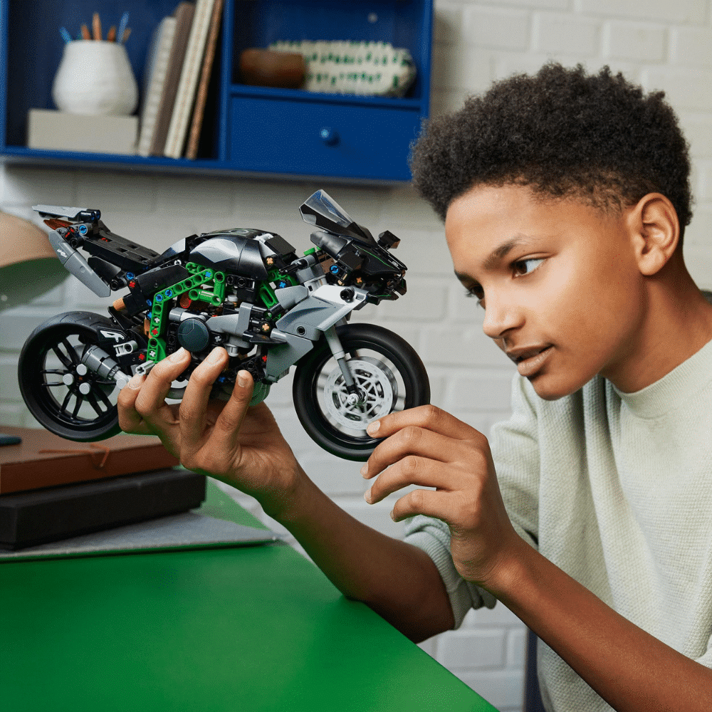 LEGO Technic: Kawasaki Ninja H2R Motorcycle (42170)