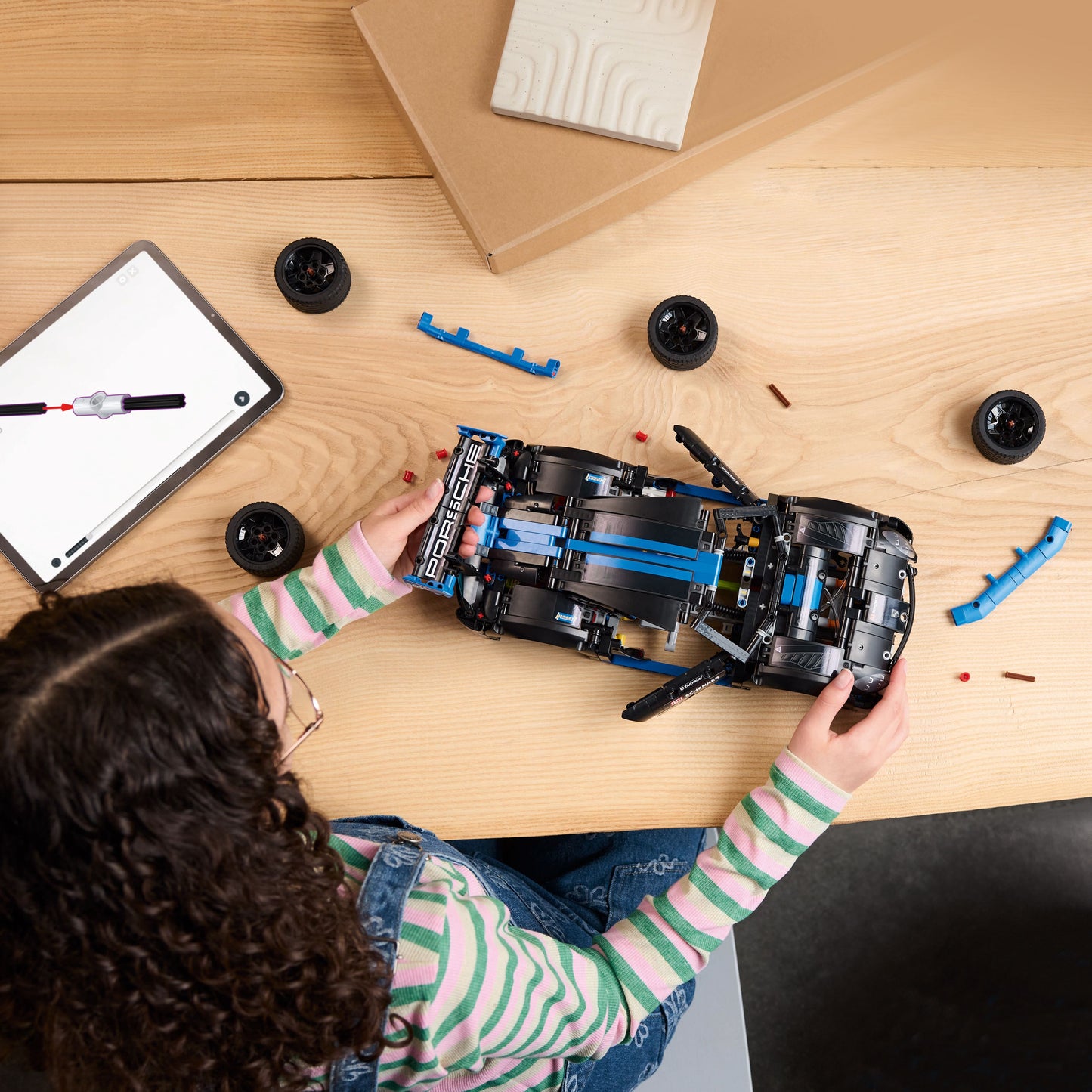 LEGO Technic: Porsche GT4 e-Performance Race Car (42176)