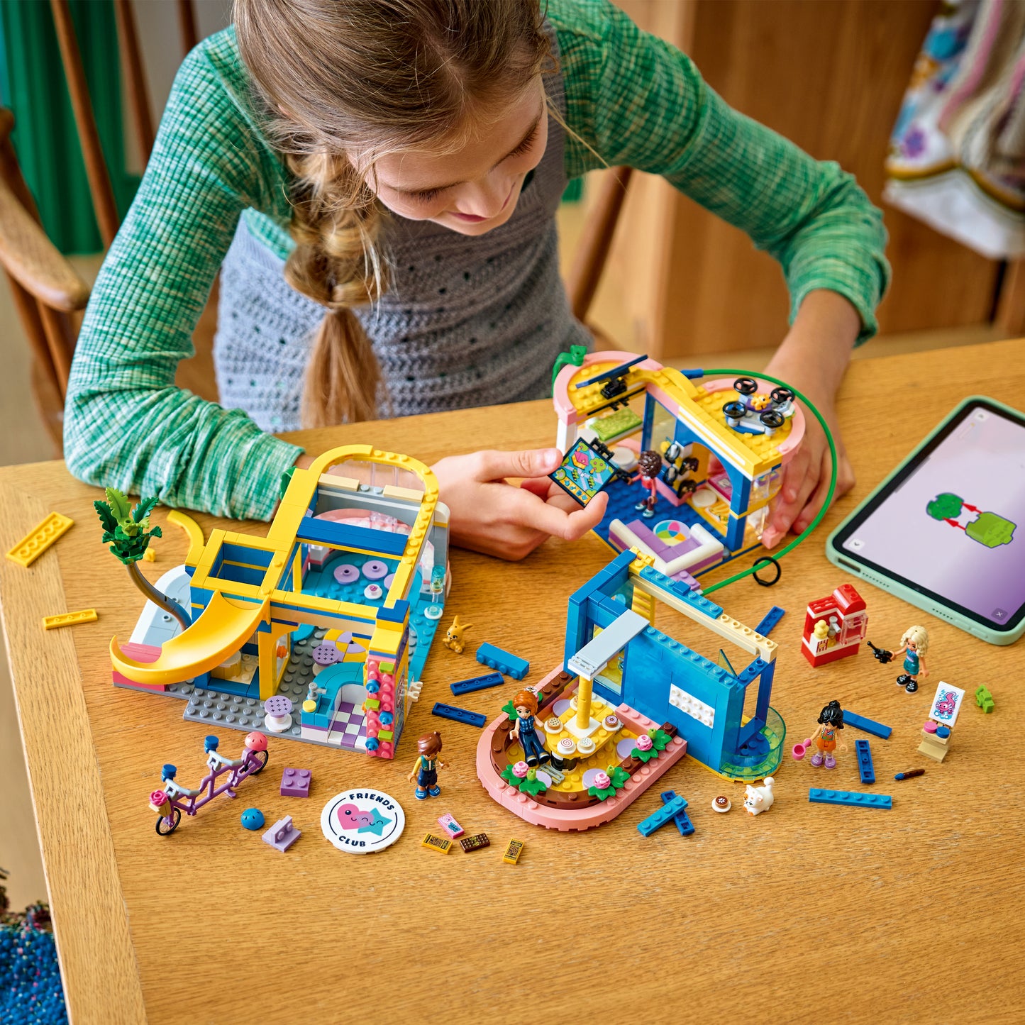 LEGO Friends: Heartlake City Friends Club House (42689)