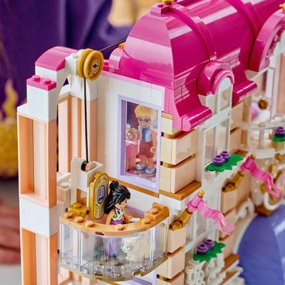 LEGO Friends: Heartlake City Grand Hotel (42704)