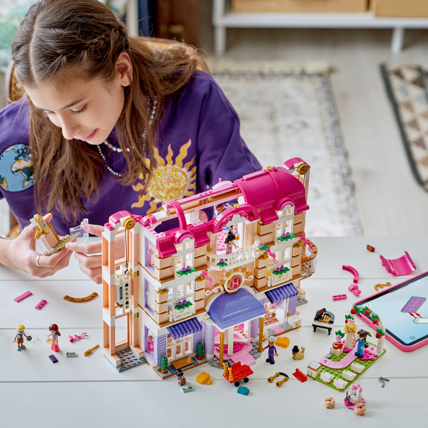 LEGO Friends: Heartlake City Grand Hotel (42704)