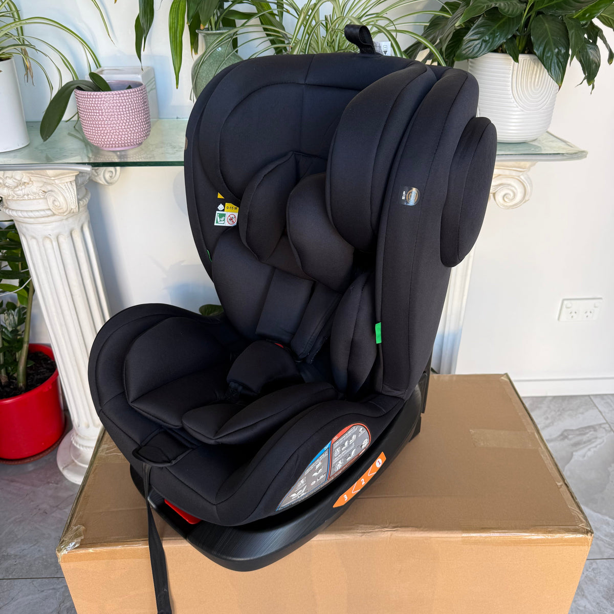 Arête Orbit 360° Rotational Car Seat — Black