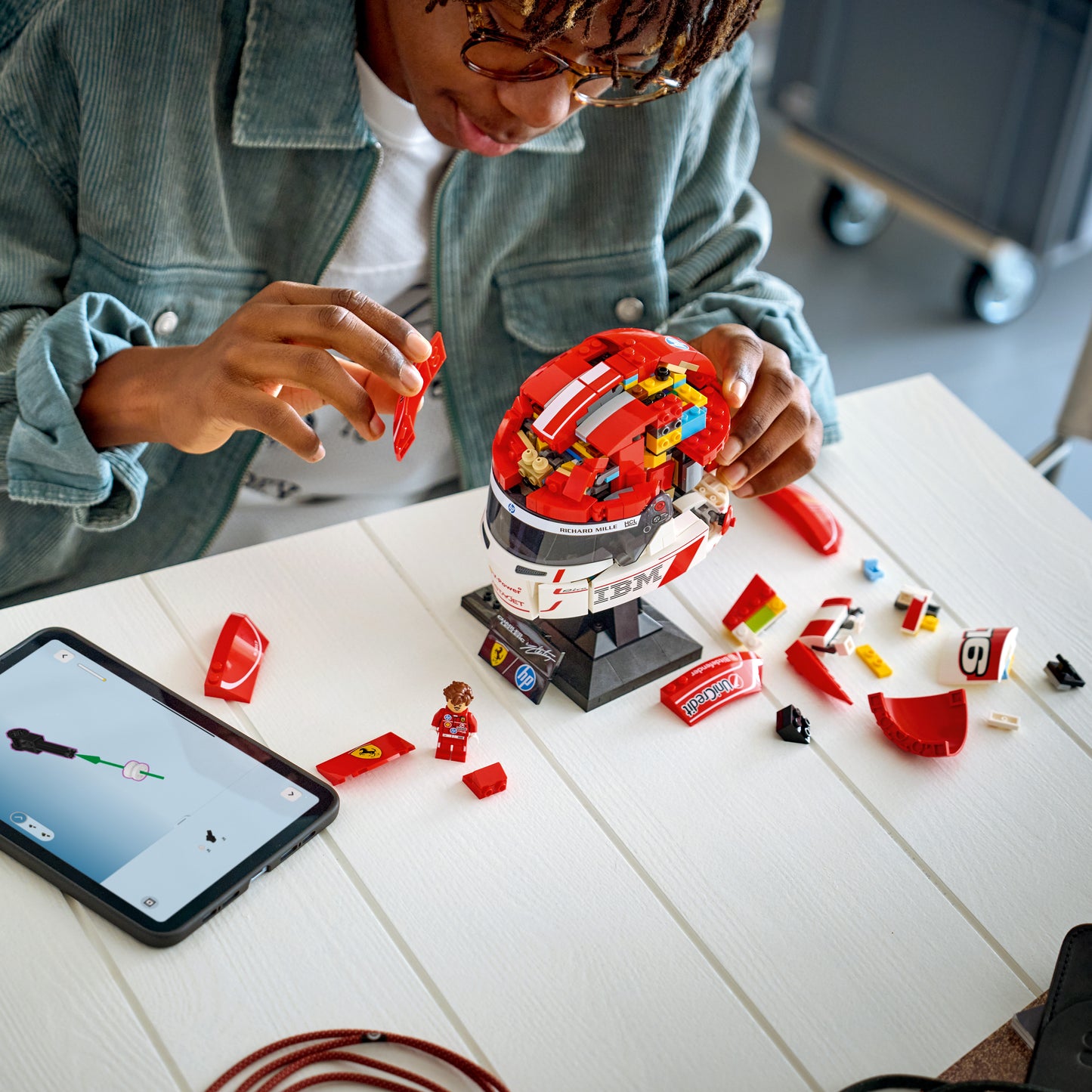 LEGO Editions: Scuderia Ferrari HP Charles Leclerc Helmet (43014)