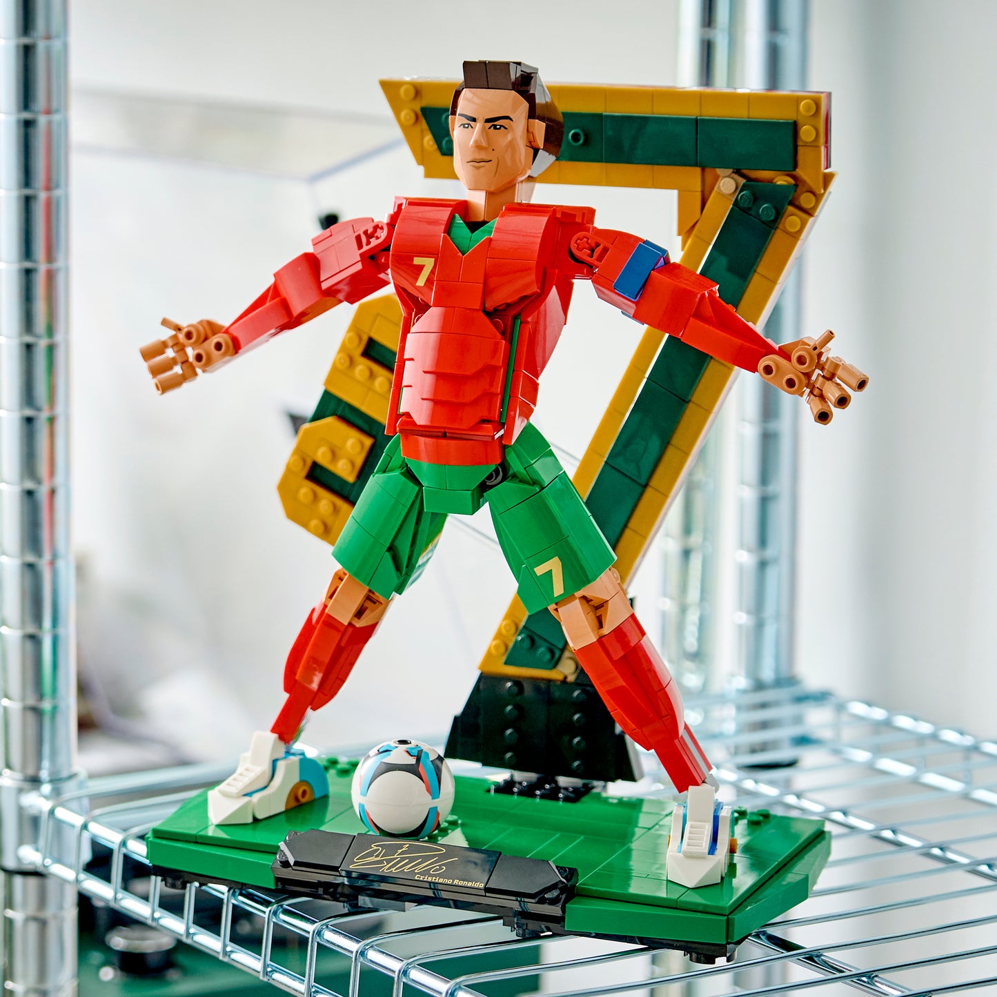 LEGO Editions: Cristiano Ronaldo Soccer Legend (43016)