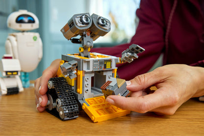 LEGO Disney and Pixar: WALL-E and EVE (43279)