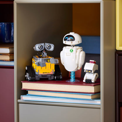 LEGO Disney and Pixar: WALL-E and EVE (43279)