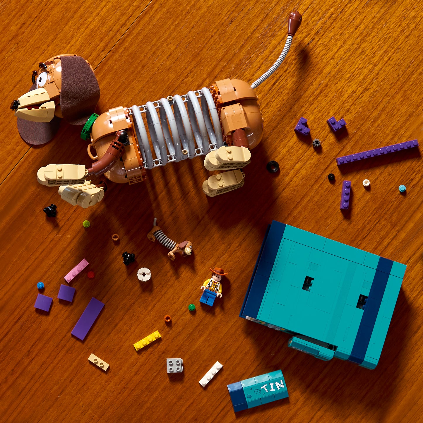 LEGO Disney and Pixar: Toy Story Slinky Dog Bookends (43301)